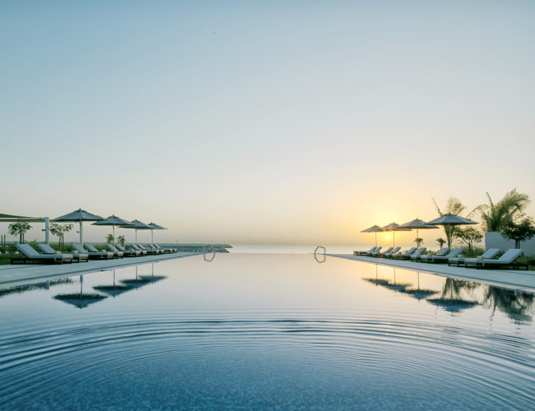 Infinity Pool Kempinksi Muscat Oman Hotel