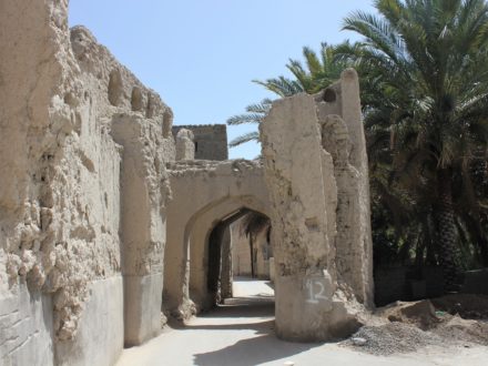 Nizwa altes Tor Oman Rundreise