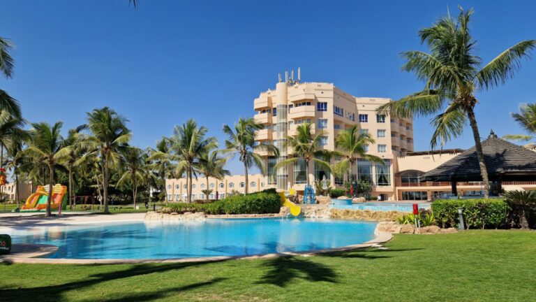 Crowne Plaza Salalah Pool