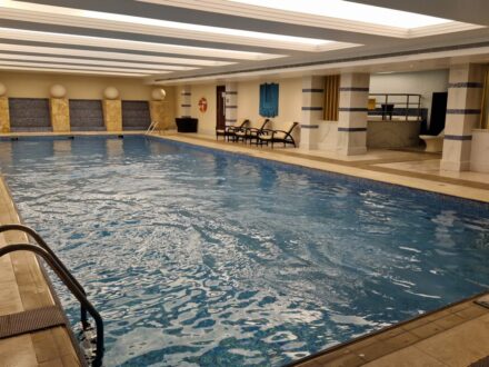 Sheraton Oman Muscat Hallenbad