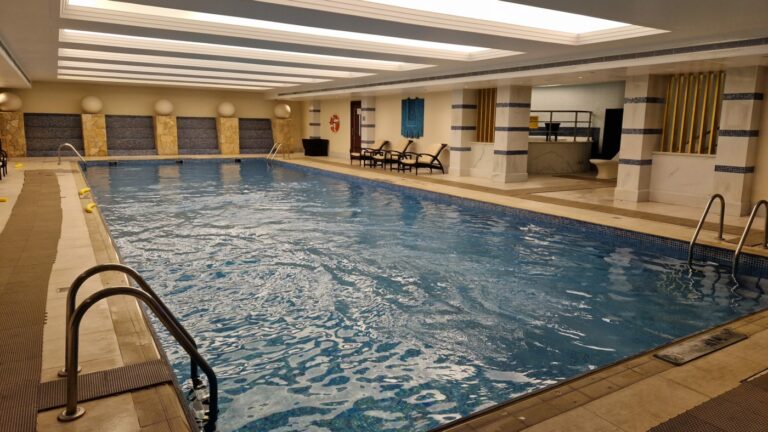 Sheraton Oman Muscat Hallenbad