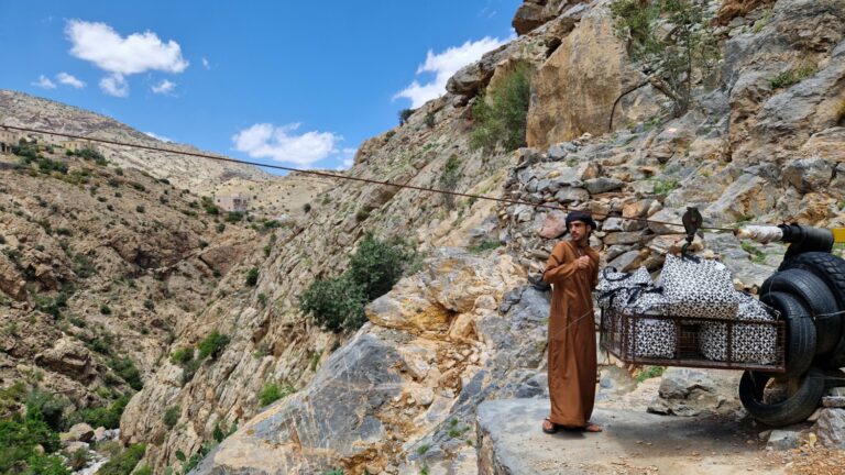 Suwgra Guest House The Cliff Oman Jebel Akhdar Seilbahn