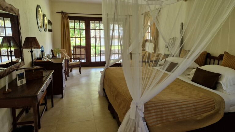Breezes Beach Club and Spa Zanzibar Hotel Deluxe Zimmer