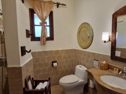 Breezes Beach Club and Spa Zanzibar Hotel Bad