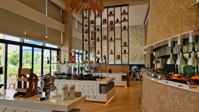 Hilton Garden Inn Muscat Restaurant