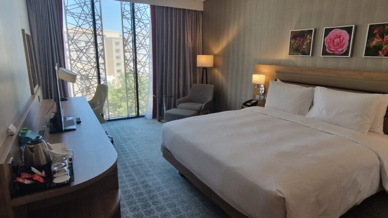 Hilton Garden Inn Muscat Zimmer