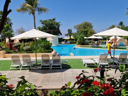 Intercontinental Muscat, Pool