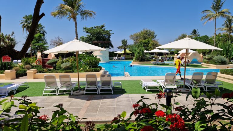 Intercontinental Muscat, Pool