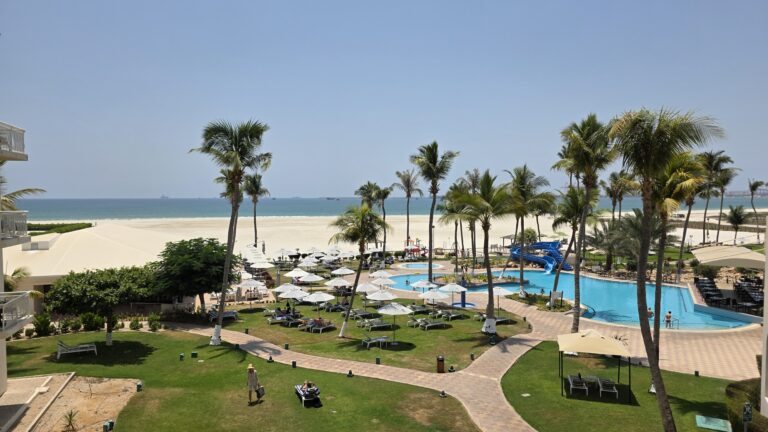 Hilton Salalah Garten und Pool