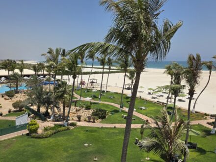 Hilton Salalah Garten und Strand