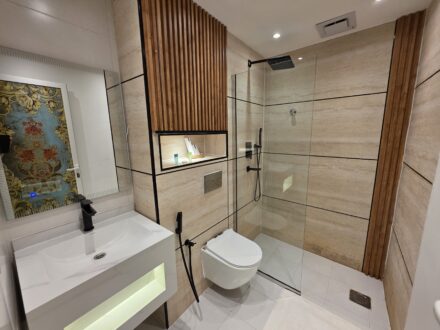 Nomad Inn Tiwi Oman Deluxe Zimmer Bad