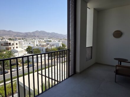 Mandarin Oriental Hotel Muscat Oman Balkon Stadtseite
