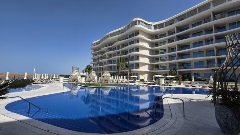 St. Regis Hotel Muscat Oman zweiter Pool
