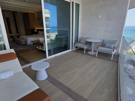 St. Regis Hotel Muscat Oman Balkon