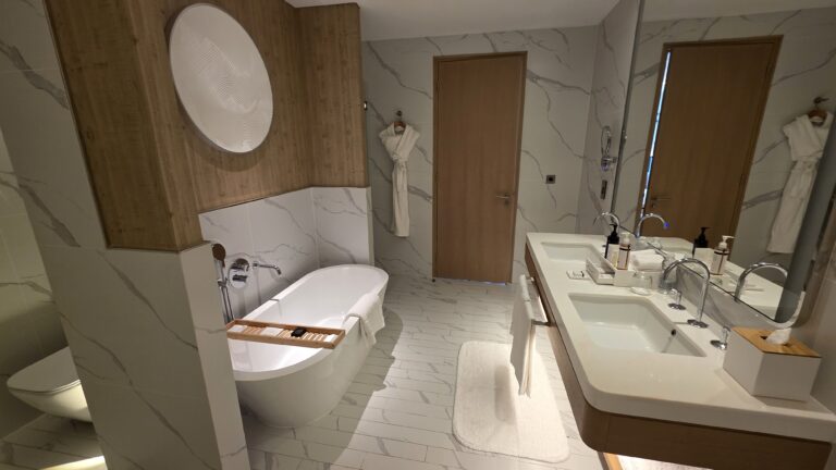 St. Regis Muscat Oman Badezimmer